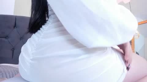 Snapshot of aprildeams chatting on 03-08-25, 03:13 Cris online show from 03-08-25, 03:13