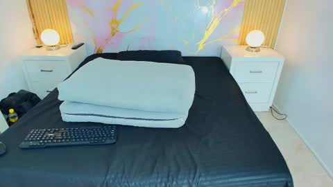 aprillross online show from 02-04-26, 12:11