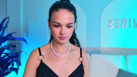 Snapshot of aprilrhodes_ chatting on 01-16-25, 10:21 April Rhodes online show from 01-16-25, 10:21