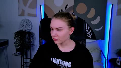 April. All year round.  online show from 03-08-26, 10:30