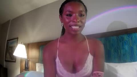 Snapshot of aquaesse chatting on 05-14-26, 01:01 Aquaesse online show from 05-14-26, 01:01