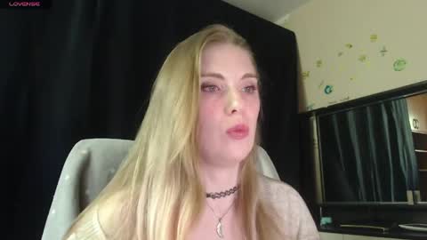 Snapshot of aqualen chatting on 05-16-26, 09:39 aqualen online show from 05-16-26, 09:39