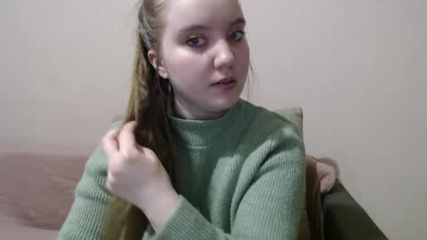 Snapshot of aquanarmin chatting on 12-15-24, 11:01 Josefin online show from 12-15-24, 11:01