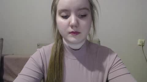 Snapshot of aquanarmin chatting on 01-08-25, 09:53 Josefin online show from 01-08-25, 09:53