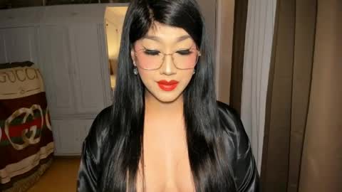 Snapshot of aqueenofcumxx chatting on 05-08-26, 04:56 Alicia online show from 05-08-26, 04:56