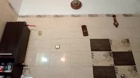 aquinn2000 online show from 12-02-25, 06:19