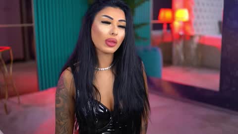 arabellaposh online show from 10-24-25, 06:43