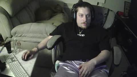 Snapshot of arbitor69 chatting on 03-08-26, 07:45 Arb online show from 03-08-26, 07:45