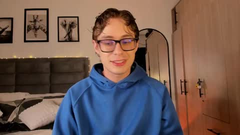 Snapshot of archiekingss chatting on 05-03-26, 05:19 Archie online show from 05-03-26, 05:19
