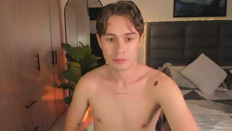 Snapshot of archiekingss chatting on 05-19-26, 06:36 Archie online show from 05-19-26, 06:36