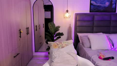 Snapshot of archiekingss chatting on 05-31-26, 01:25 Archie online show from 05-31-26, 01:25