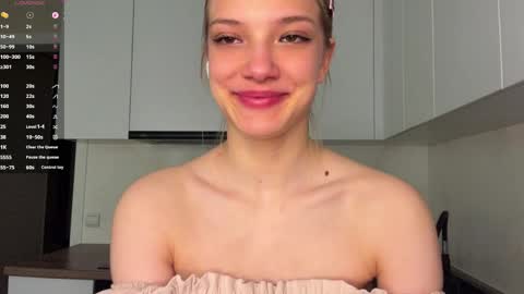 Caroline online show from 06-05-26, 04:13