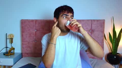 Ares Alpha  online show from 11-25-25, 07:47