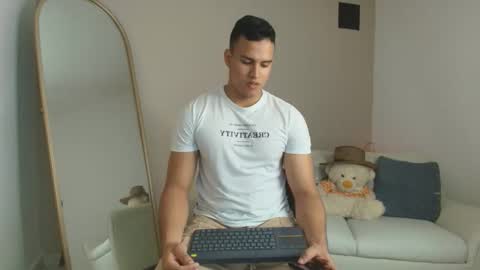 Snapshot of areslevi chatting on 02-05-26, 06:34 ares levi online show from 02-05-26, 06:34