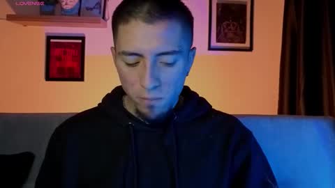 Snapshot of aresmassimox chatting on 11-15-25, 04:10 Mateo online show from 11-15-25, 04:10