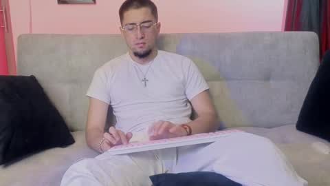 Mateo online show from 05-08-26, 03:06
