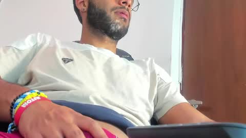 Snapshot of arez_vortex_ chatting on 04-30-26, 05:52 Alex Cortez online show from 04-30-26, 05:52