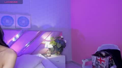 Snapshot of ari_sunshine chatting on 12-30-24, 08:47 Ari online show from 12-30-24, 08:47