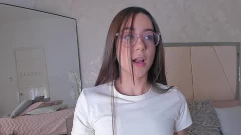 Snapshot of ari_wilde chatting on 05-29-26, 11:52 Ari Wilde online show from 05-29-26, 11:52