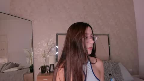 Snapshot of ari_wilde chatting on 05-30-26, 12:02 Ari Wilde online show from 05-30-26, 12:02