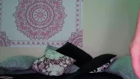 Snapshot of aria__marie chatting on 05-18-26, 04:29 Aria Marie online show from 05-18-26, 04:29