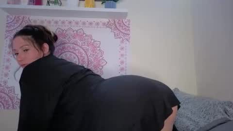 Snapshot of aria__marie chatting on 06-06-26, 04:28 Aria Marie online show from 06-06-26, 04:28
