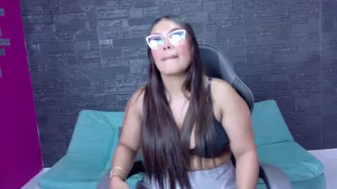 Snapshot of aria_bliss91 chatting on 08-04-26, 01:20 Aria online show from 08-04-26, 01:20