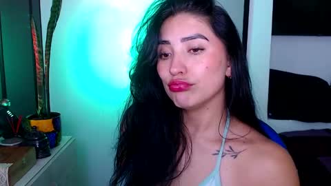 Snapshot of aria_castelli chatting on 05-15-26, 04:08 Aria Castelli online show from 05-15-26, 04:08