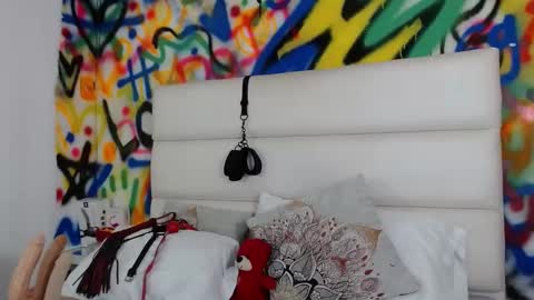 Snapshot of aria_martiin chatting on 03-05-25, 12:22 aria online show from 03-05-25, 12:22