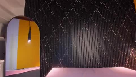 Aria Millers  online show from 11-08-25, 11:21