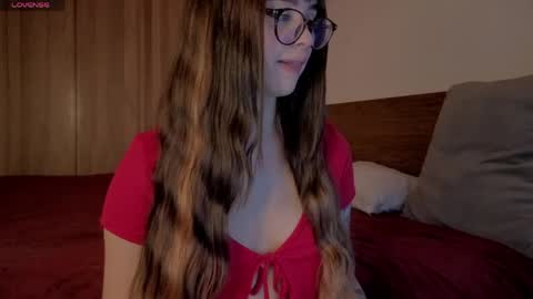 Snapshot of aria_mora chatting on 06-05-26, 10:37 Roxxy online show from 06-05-26, 10:37