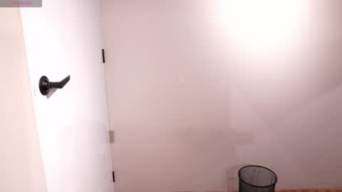 Ariaa online show from 10-28-25, 06:10