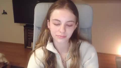 Snapshot of ariacreazy chatting on 10-26-25, 09:21 AriaCreazy online show from 10-26-25, 09:21