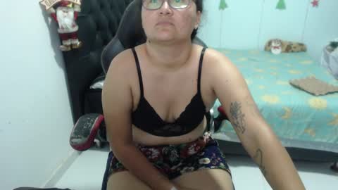 ...Ariana... online show from 12-19-24, 08:34