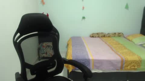 ...Ariana... online show from 03-06-25, 06:16