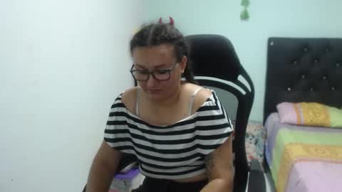 ...Ariana... online show from 10-20-25, 05:35