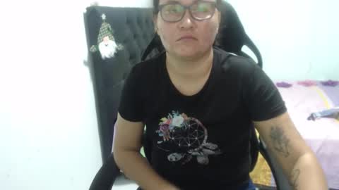 ...Ariana... online show from 11-19-25, 06:52