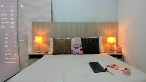 Ariadna online show from 10-22-25, 03:29