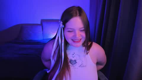 Snapshot of arialane_ chatting on 09-20-25, 05:25 Aria online show from 09-20-25, 05:25