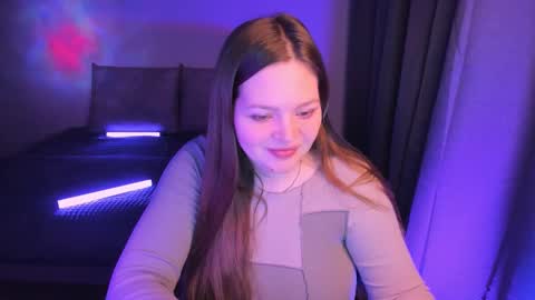 Snapshot of arialane_ chatting on 09-28-25, 04:23 Aria online show from 09-28-25, 04:23