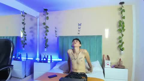 Snapshot of ariana_cri_x chatting on 04-22-26, 12:18 ariana_cri_x online show from 04-22-26, 12:18