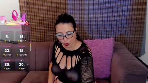 Ariana Cruz online show from 09-10-25, 01:00