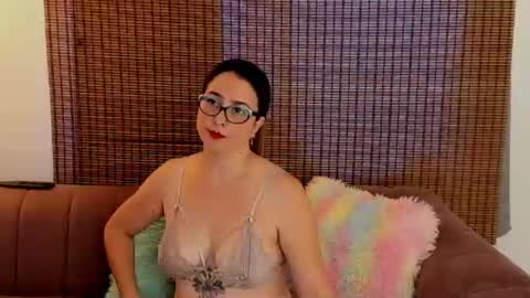 Ariana Cruz online show from 07-10-26, 01:47