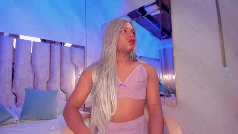 ariana_grande233 online show from 03-28-26, 11:43