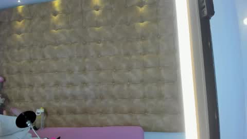  ARIANA MORELLY online show from 04-16-26, 12:17