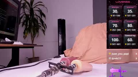 ariana_nix online show from 09-23-25, 08:12