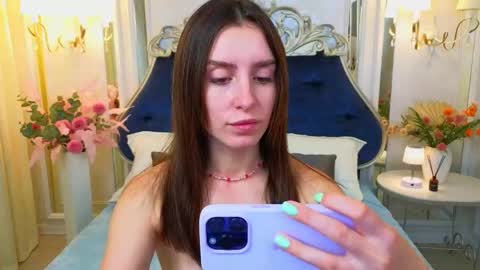 Snapshot of ariana_petite chatting on 05-13-26, 12:19 Ariana online show from 05-13-26, 12:19