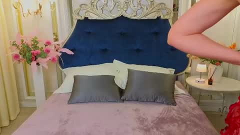 Snapshot of ariana_petite chatting on 05-26-26, 11:23 Ariana online show from 05-26-26, 11:23