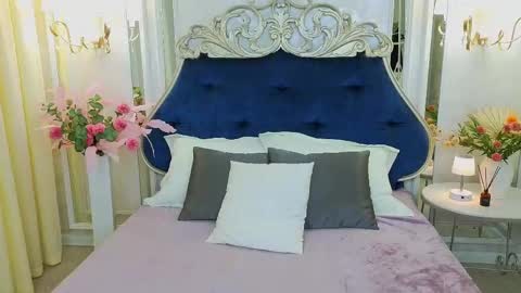 Snapshot of ariana_petite chatting on 06-08-26, 12:03 Ariana online show from 06-08-26, 12:03