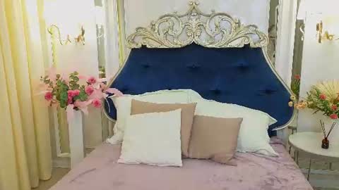 Snapshot of ariana_petite chatting on 06-15-26, 12:02 Ariana online show from 06-15-26, 12:02